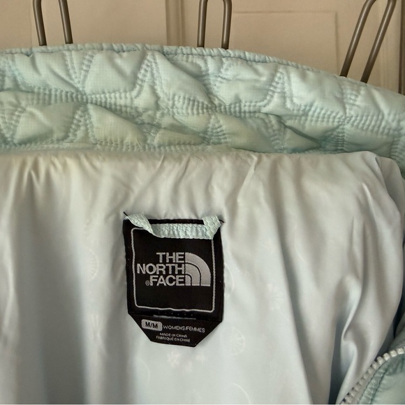 The North Face Light Blue Quilted Jacket - Picture 9 of 11